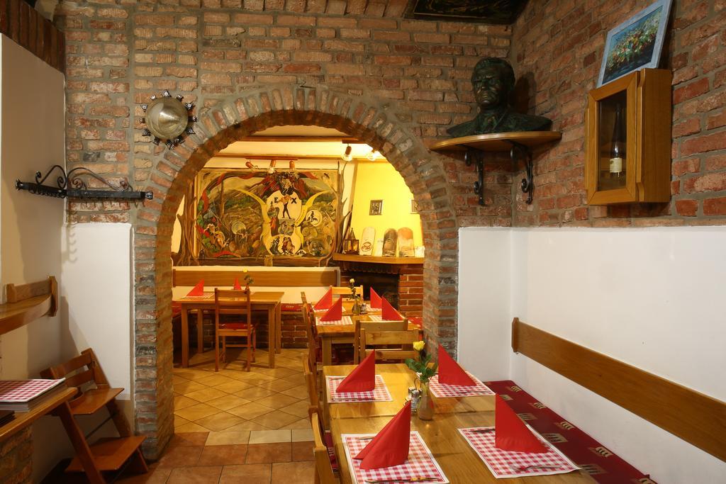 Gostilna In Prenocisca Gedzo Hotel Ново Место Екстериор снимка
