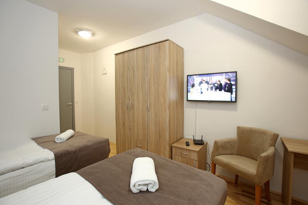 Gostilna In Prenocisca Gedzo Hotel Ново Место Екстериор снимка