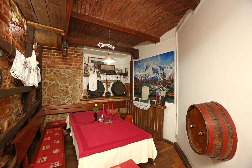 Gostilna In Prenocisca Gedzo Hotel Ново Место Екстериор снимка